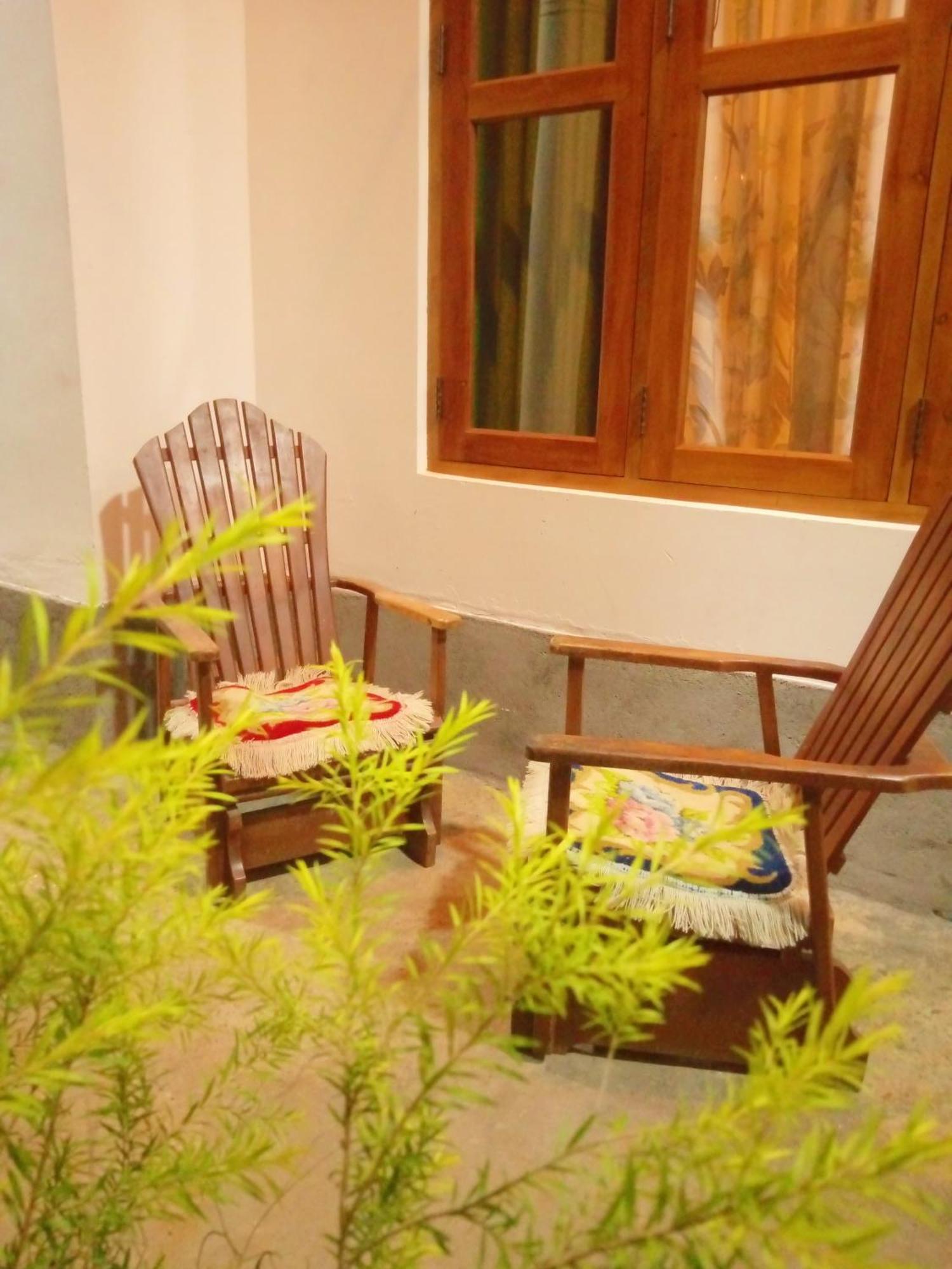 Alexandra Home For Foreign Tourists Only 加姆波勒 外观 照片