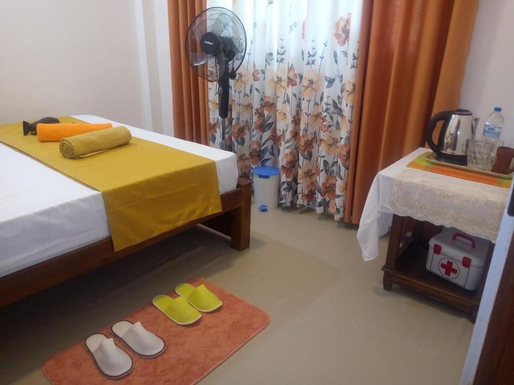 Alexandra Home For Foreign Tourists Only 加姆波勒 外观 照片