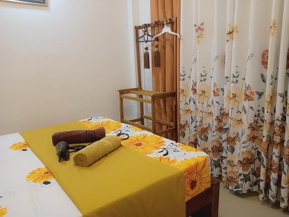 Alexandra Home For Foreign Tourists Only 加姆波勒 外观 照片